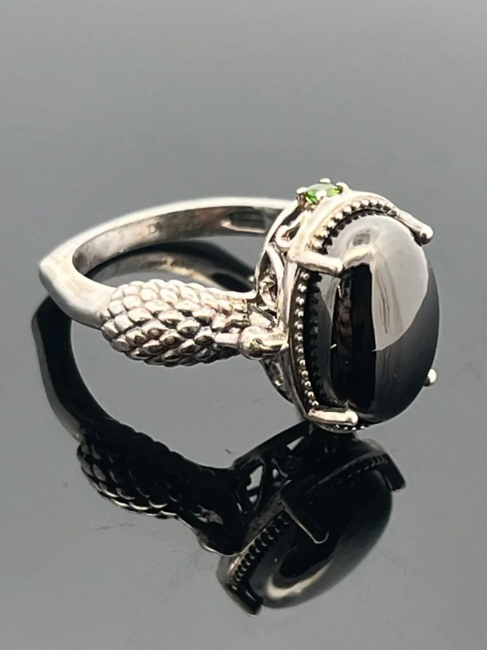 D'JOY 925 Sterling Silver Dragon Ring Black Cabochon Green Accent Stone SZ 8.25